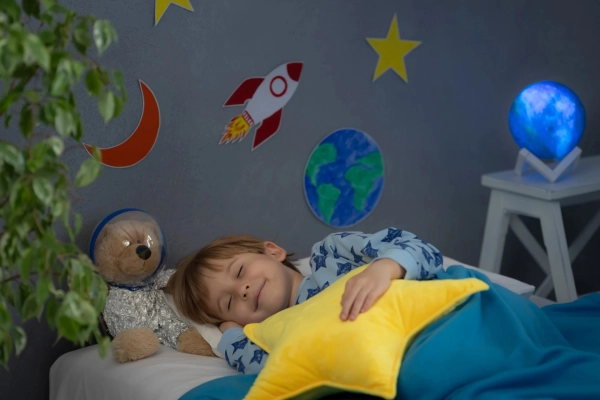 Dlaczego dzieci śnią intensywnie i jak wpływa na to wygodne łóżko? Kompleksowy przewodnik dla rodziców